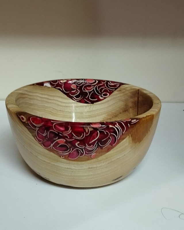 Vide poche frêne et résine époxy