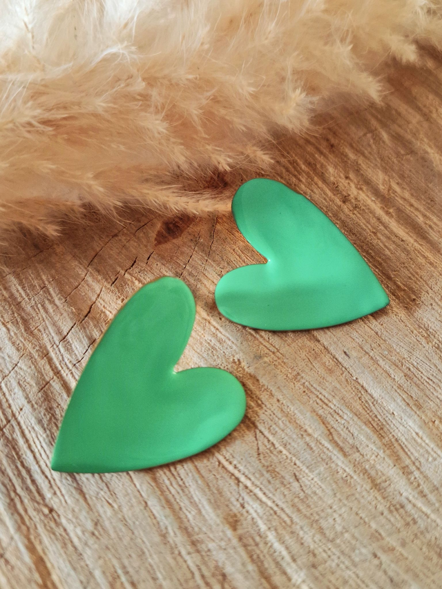 Boucles d'oreilles puces "Gros cœurs" - Modèle vert