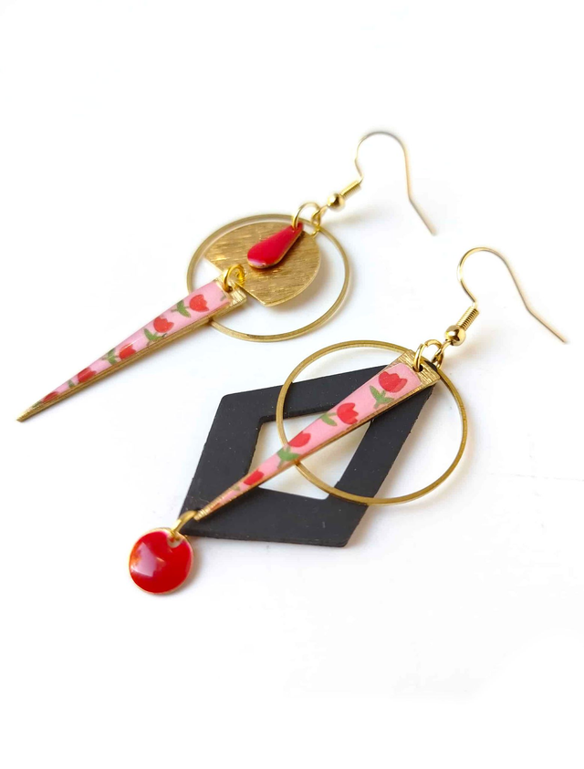 Boucles d&#039;oreilles Asymétriques Upcyclées en Chambre à Air et Papier Recyclés - Tulipes 70&#039;s