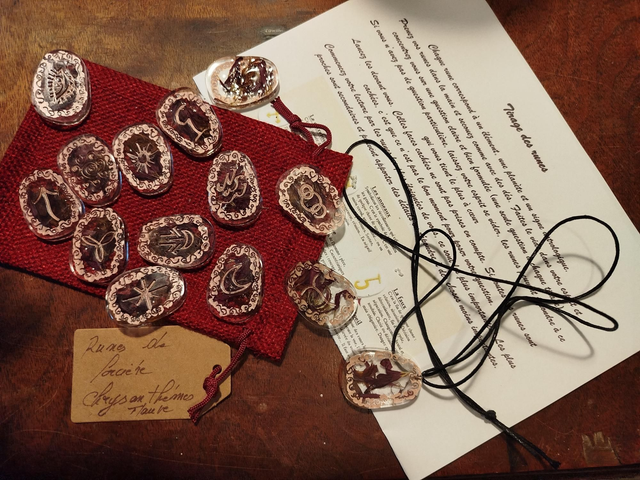 Runes de sorcière chrysanthèmes mauve