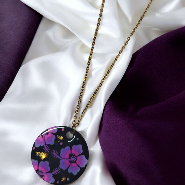 Collier dessiné Flora acier inoxydable prune et violet