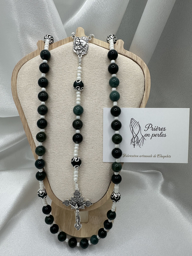 Chapelet artisanal en agate mousse verte – Perles naturelles & croix argentée