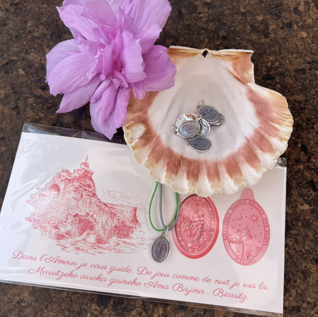 Médaille cordon coton gris vert