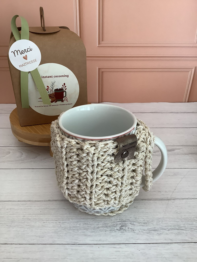 Coffret cocooning Tasse + sous tasse + manteau de tasse au crochet