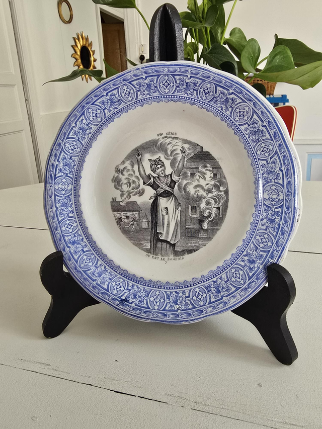 Assiette parlante Gien 