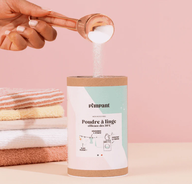 Poudre à linge blanchissante