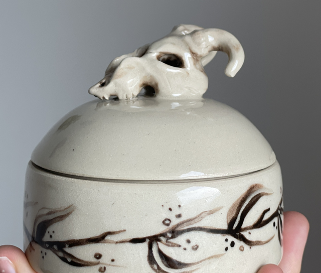 Skull jar