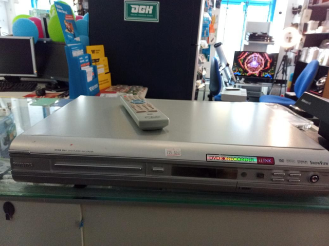 *0662- PHILIPS DVD RECORDER DVD DIVX SHOWVIEW