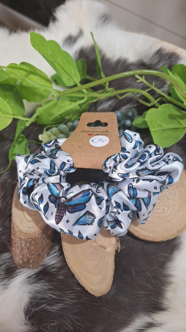 S-009. Blue moths and crystals 