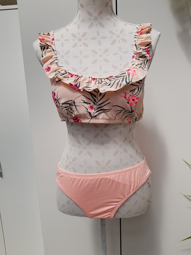 Maillot De Bain Deux Pièces Corail Rose Avec Volant Et Fleurs Taille L/G