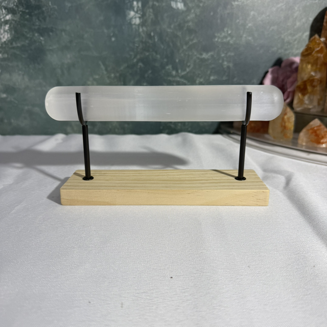 Selenite bracelet hold with stand