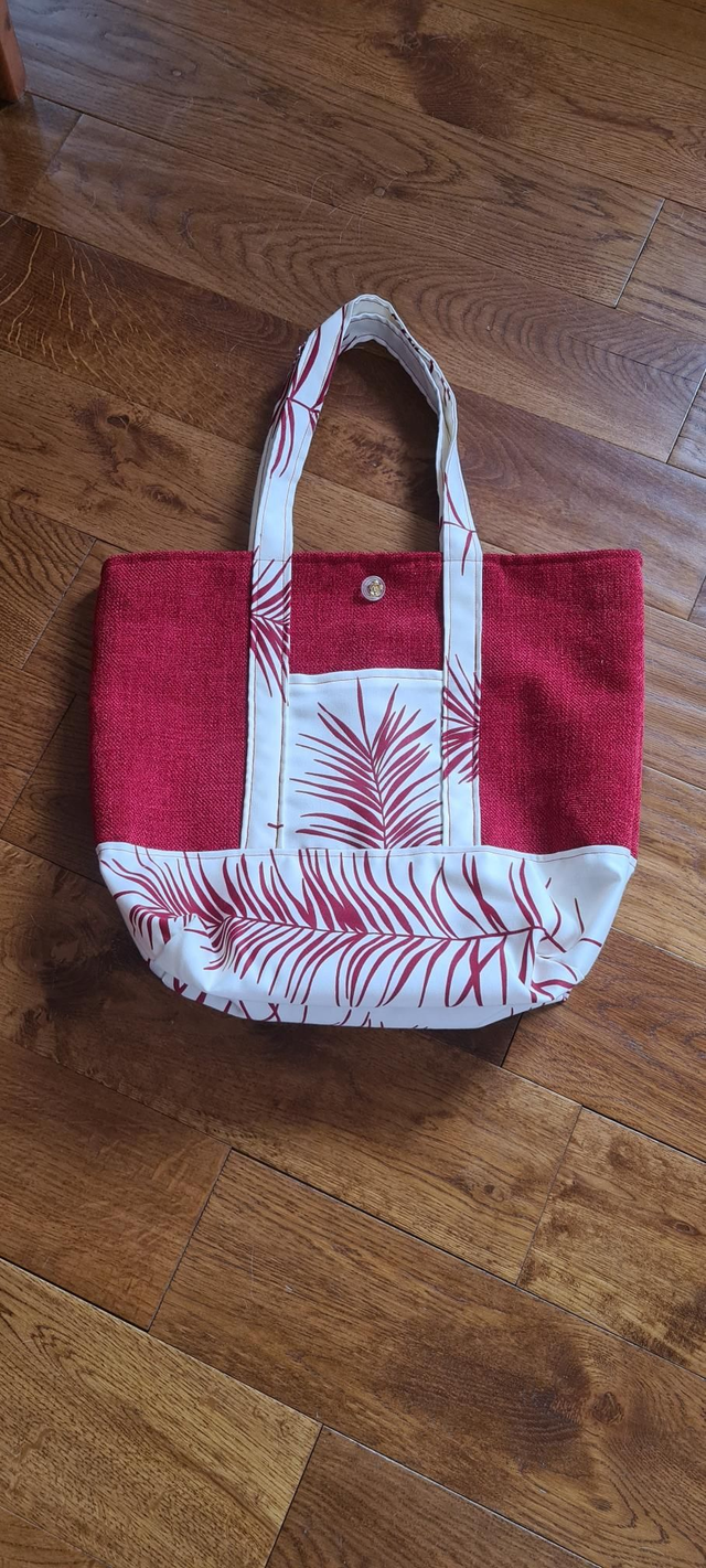 Red Fern 'Daffodil' Beach Bag