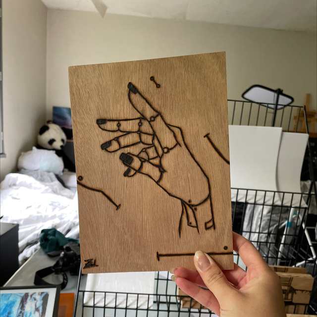 Mechanical Hand / Main non vernis 