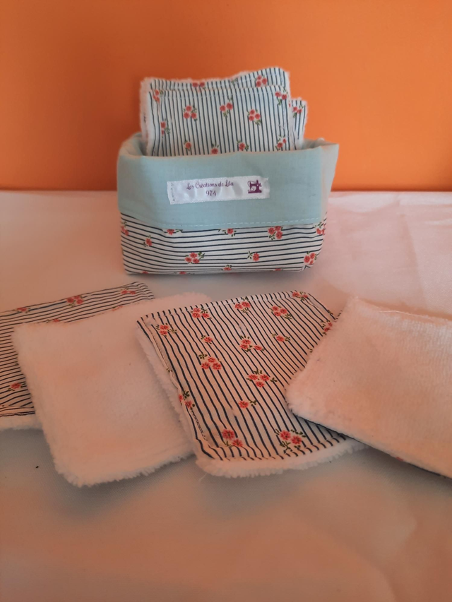 Panier et ses 10 lingettes démaquillantes 