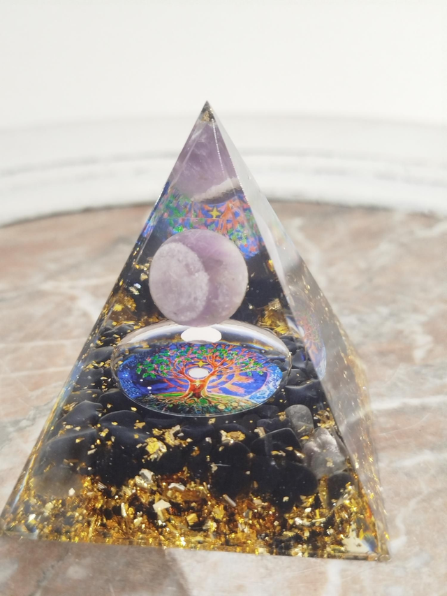 Pyramide Orgonite Arbre de Vie
