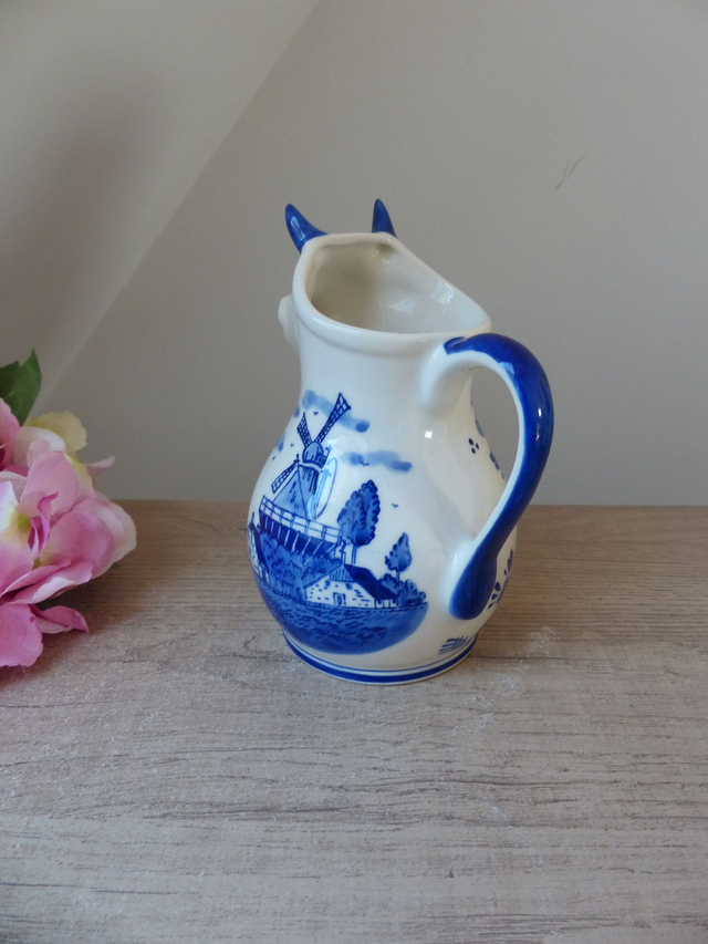 Pichet à Lait en Forme de Vache Bleu de Delft – Céramique Peinte Main – Artisanat Hollandais Vintage – Décoration Cuisine Maisone Campagne