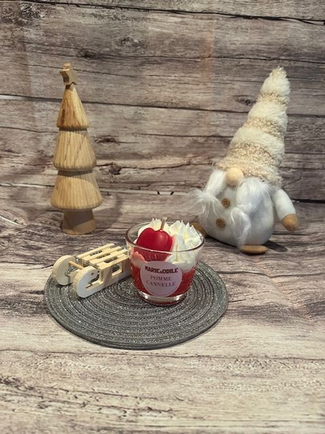 Bougie parfumée Pomme cannelle - 180 grammes 