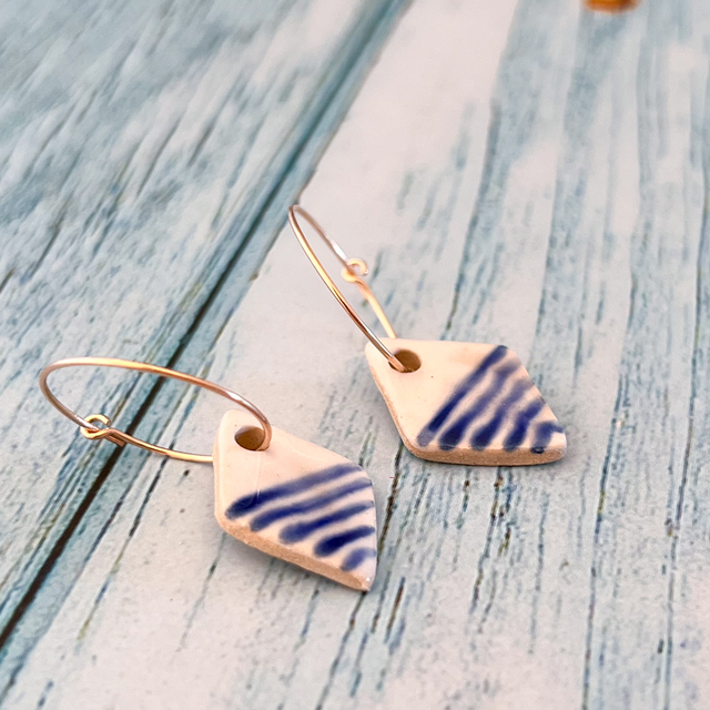 Boucles d’oreilles bleu encre
