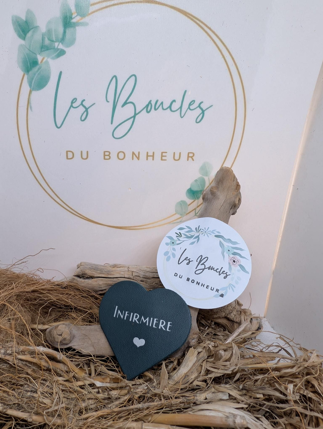 Broche personnalisée infirmière verte br068