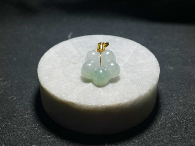 Pendentif Fleur de jade verte 
