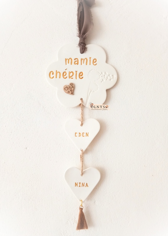 Décoration en argile à suspendre &quot;mamie chérie&quot; + coeurs suspendus