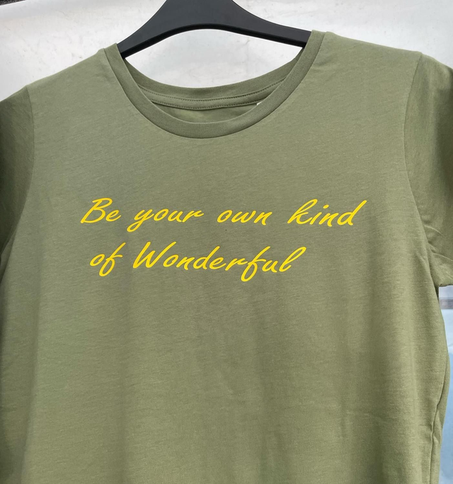 Slogan T-shirt | Be your own kind of wonderful