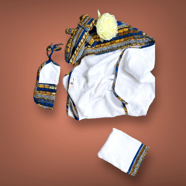  Serviette de bain, gant de toilette, bavoir et doudou pour bébé