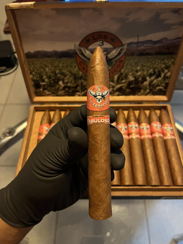 Charuto Los 3 Catedraticos Fabuloso - unidade 