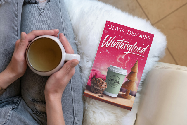 Pre-Order Wintergloed - Paperback