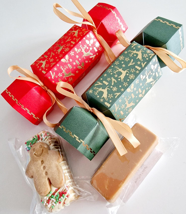 Festive Fudge cracker