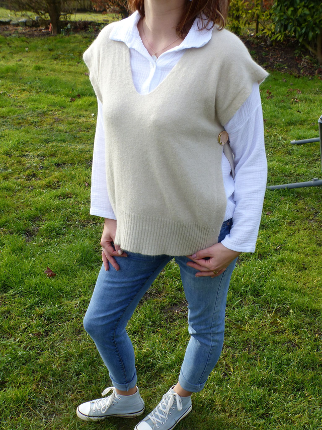 pull sans manches beige