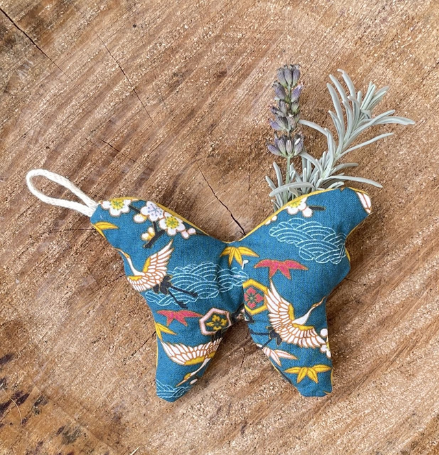 Pochons de lavande en forme de chat ou papillon. Bien-être naturel et décoratif