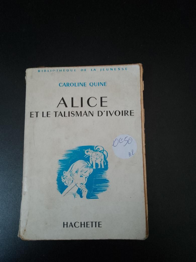 Alice et le talisman d'ivoire, Caroline Quine