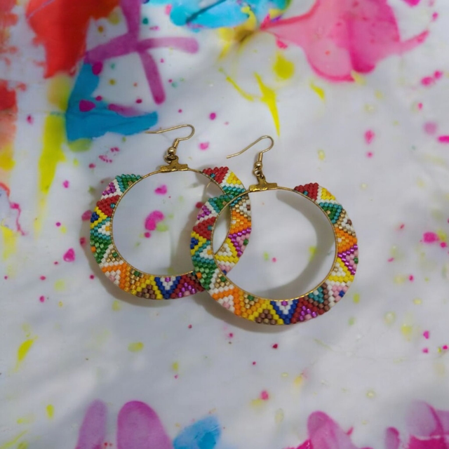 Boucles d&#039;oreilles créoles multicolores