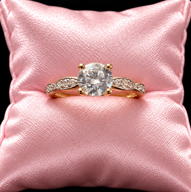 9ct Gold / Cubic Zirconia Solitaire Ring