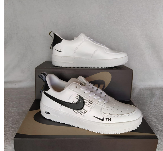 Nike Air Force Blancas símbolo negro unisex