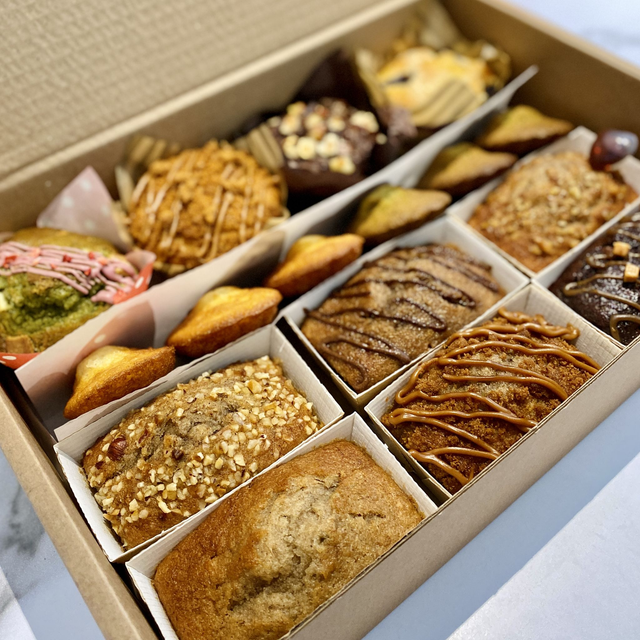 Mystery Cake Box! Mini Banana Breads, Mini Sponge Loaf, Madeleines, Cookies