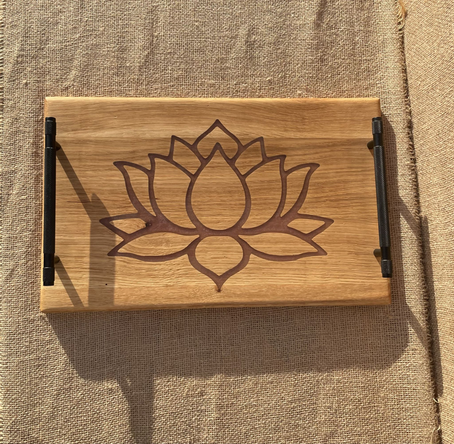 Plateau châtaigner et résine lotus