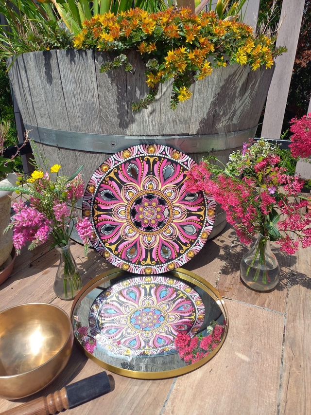 Mandala 30 cm &quot;Rose au féminin&quot;