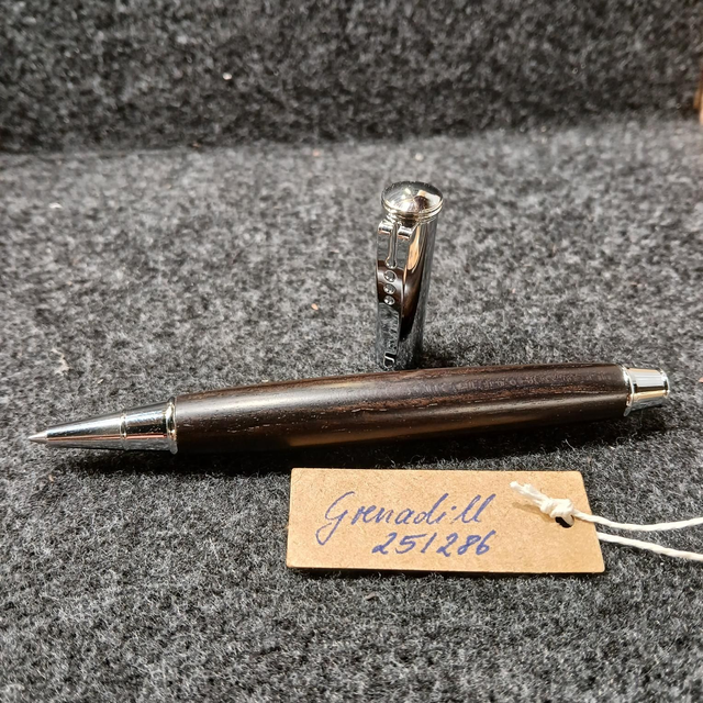 25/286 Tintenroller Grenadill