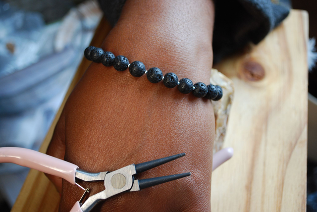 Bracelet en pierre de lave