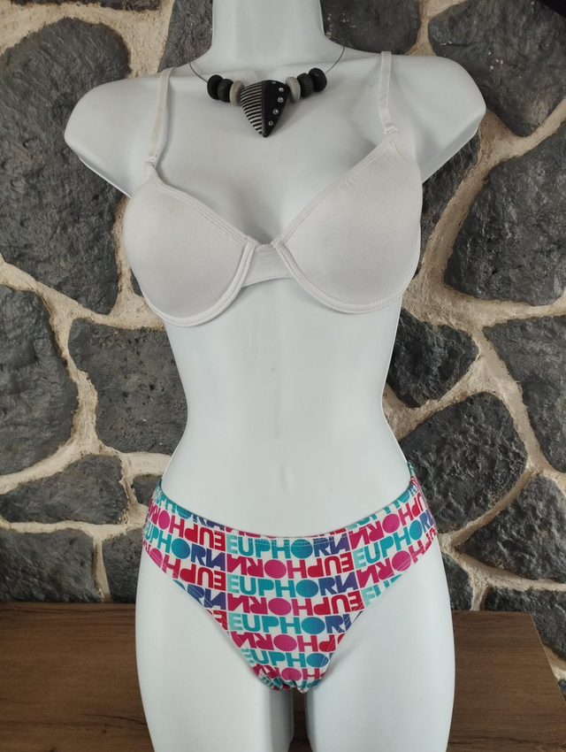 Ensemble bonnet B blanc motifs graffitis  avec léger rembourrage,  armatures et culotte