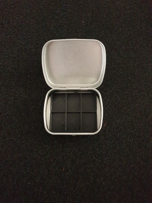 Boîte métallique vide  pour 6 demi-godets