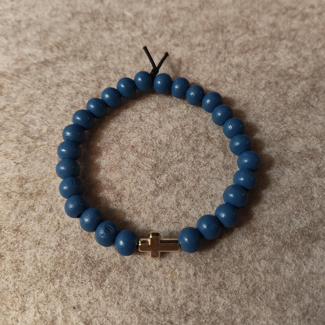 Holzperlen-Armband mit Edelstahlkreuz (Marineblau)