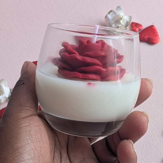 🕯️ Bougie Rose d’Amour 85g – Linge Frais