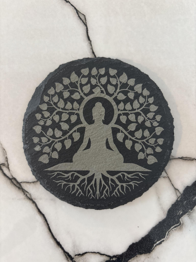 Bouddha gravé sur ardoise de 10 cm de diamètre