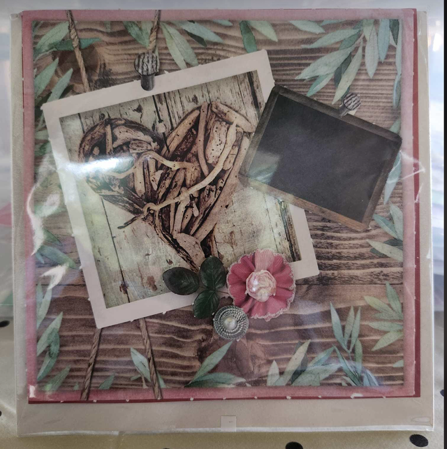 N° 915  Carte  Mariage " Coeur de bois " 