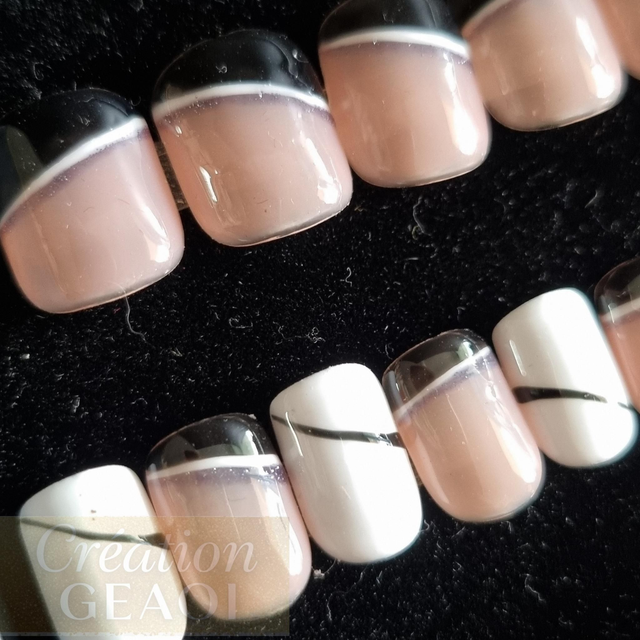 Black and white little carré S