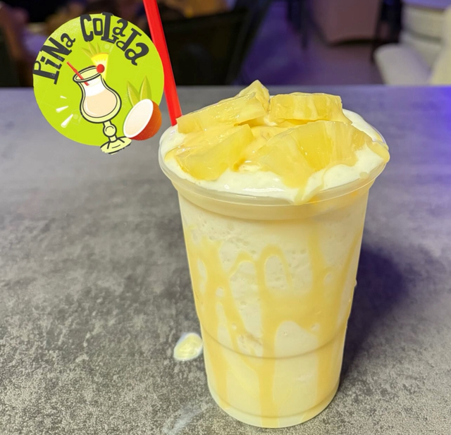 cóctel granizado de piña colada TODOS SON IGUALES