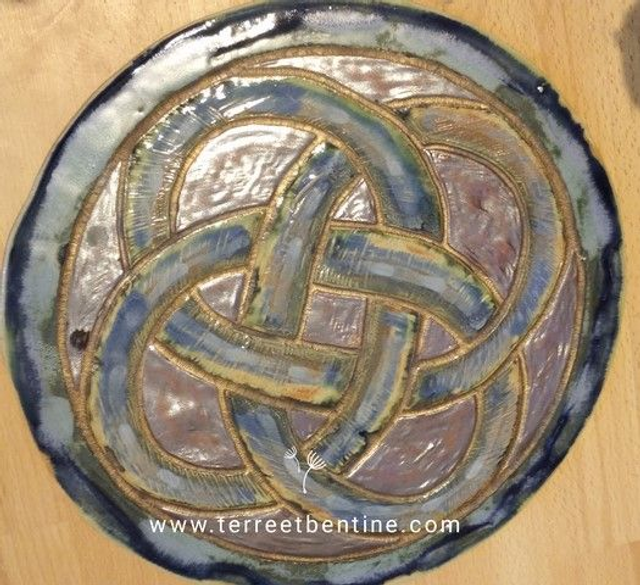 CERCLE: Entrelats en grès et OR à fixer au mur